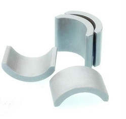 quality  SrO 6Fe2O3 Ferrite Arc Magnet Electric For 750 550 Electric Tool factory